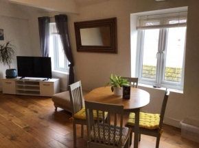 Central Teignmouth - sleeps 4 - Pets Allowed